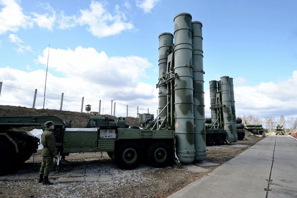 سامانه موشکی ضدهوایی (ز.ر.ک.) «تری اومف» اس-400 در منطقه مسکو - اسپوتنیک افغانستان  