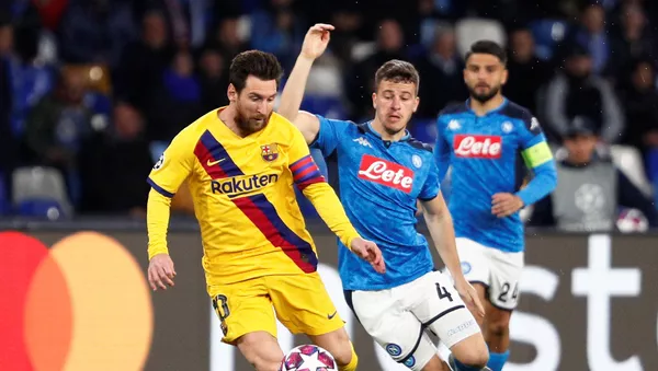 Los jugadores Lionel Messi (Barcelona) y Diego Demme (Napoli) durante el primer partido (1-1) - اسپوتنیک افغانستان  