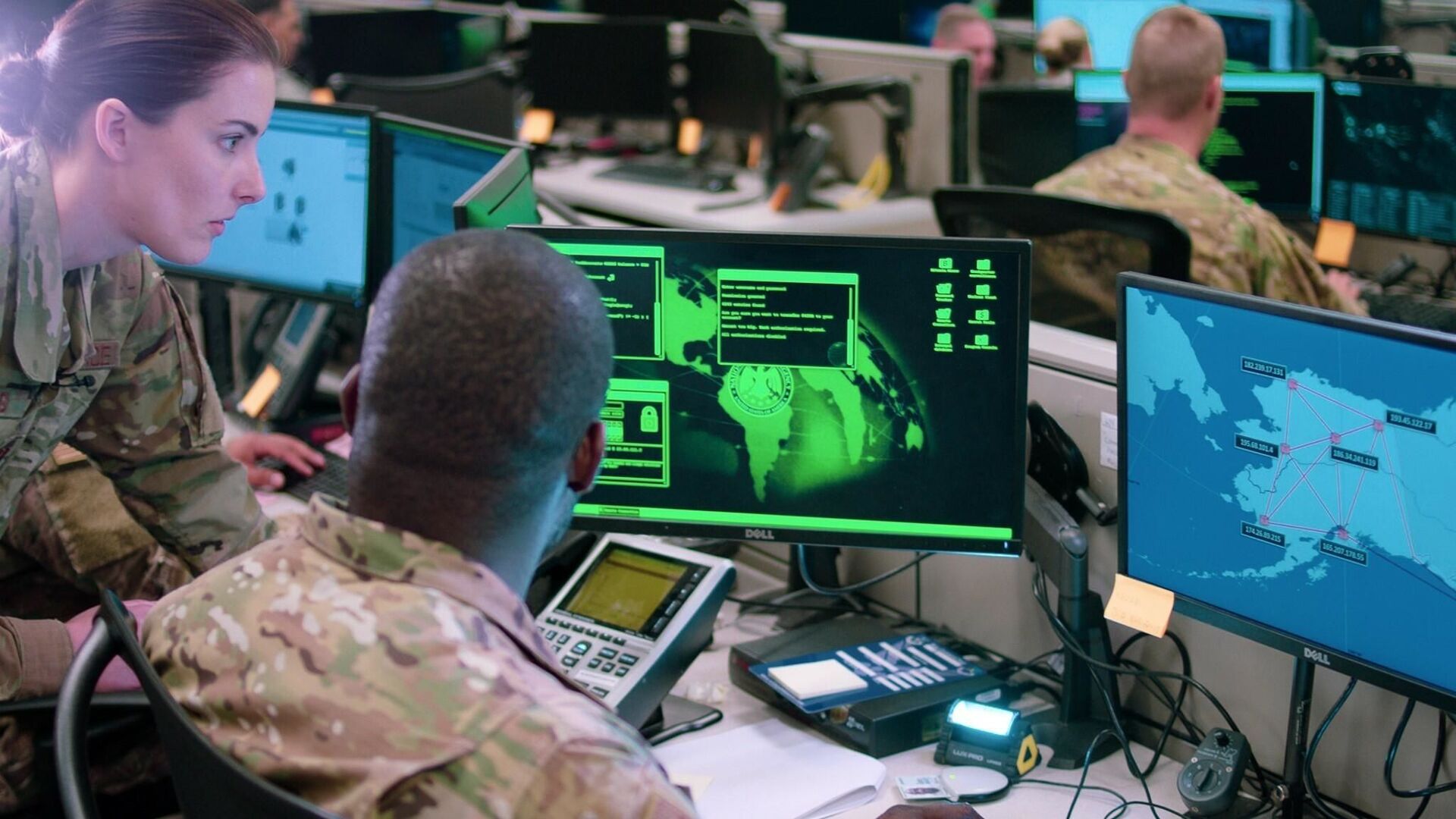 Сотрудники эскадрильи сетевых операций базы ВВС США Лекленд во время учений по отражению кибератак - اسپوتنیک افغانستان  , 1920, 21.02.2023