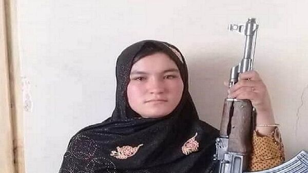 کشته شدن دو طالب توسط یک دختر 15 ساله در ولایت غور  - اسپوتنیک افغانستان  