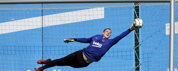 Игрок FC Barcelona Марк-Андре тер Стеген во время тренировки в Сан-Хуан Деспи, Испания Игрок FC Barcelona Марк-Андре тер Стеген во время тренировки в Сан-Хуан Деспи, Испания - اسپوتنیک افغانستان