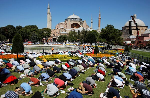 برگزاری نخستین نماز جمعه در آیاصوفیه استانبول بعد از 86 سال - اسپوتنیک افغانستان  
