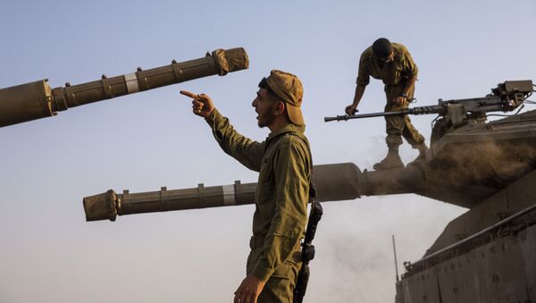 حمله تانک‌های اسرائیلی به پوسته‌های نظامی در نوار غزه  - اسپوتنیک افغانستان  