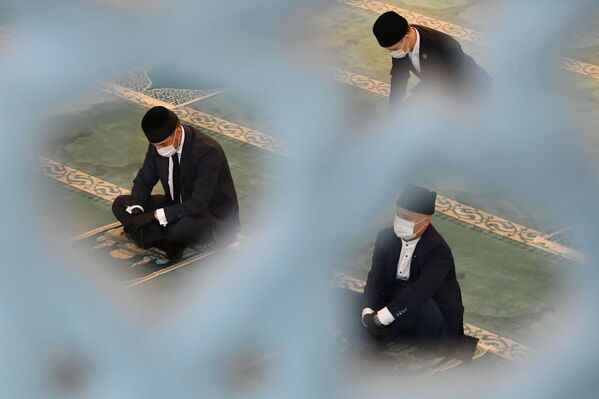 برگزاری نماز عید قربان در مسجد جامعه مسکو در روسیه - اسپوتنیک افغانستان  