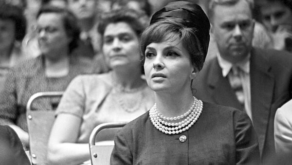 جینا لولوبریجیدا- بازیگر ایتالیایی در جشنواره سینمایی مسکو سال 1961  - اسپوتنیک افغانستان  