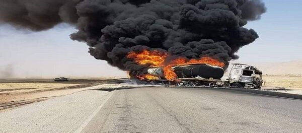حمله طالبان بر شاهراه بغلان - سمنگان و آتش زدن دو تانکر تیل  حمله طالبان بر شاهراه بغلان - سمنگان و آتش زدن دو تانکر تیل  - اسپوتنیک افغانستان