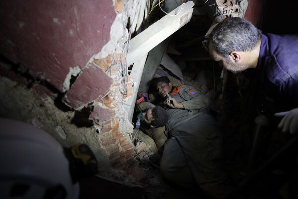 جستجو برای بازماندگان انفجار سه شنبه در بندر بیروت توسط نیروهای لبنانی - اسپوتنیک افغانستان  