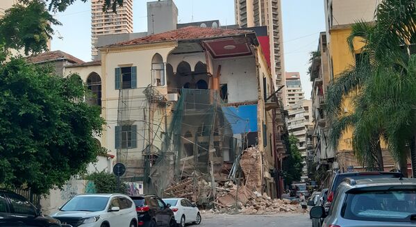 ساختمانی که در اثر انفجار قدرتمند در بندر بیروت آسیب دیده است - اسپوتنیک افغانستان  