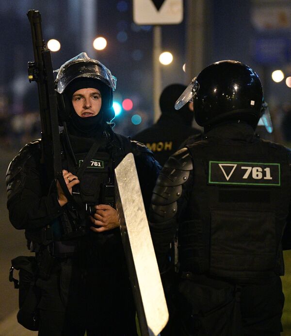 اولین شب اعتراضات در مینسک پس انتخابات ریاست جمهوری - اسپوتنیک افغانستان  