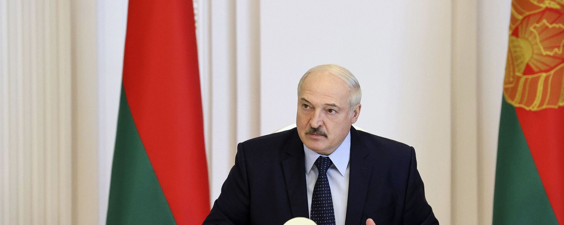Президент Белоруссии Александр Лукашенко на совещании по обеспечению безопасности во время избирательной кампании в Минске - اسپوتنیک افغانستان  , 1920, 04.10.2022