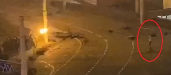 لحظه کشته شدن یک معترض در مینسک+ویدیو - اسپوتنیک افغانستان  