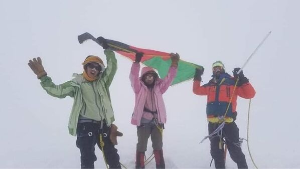 فتح یکی از بلندترین قله‌های هندوکش توسط دختران و پسران کوهنورد - اسپوتنیک افغانستان  