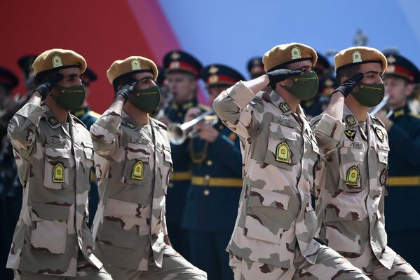 نظامیان نیروهای مسلح ایران در نمایشگاه  بین‌المللی نظامی - تخنیکی «آرمیا-2020» روسیه - اسپوتنیک افغانستان  