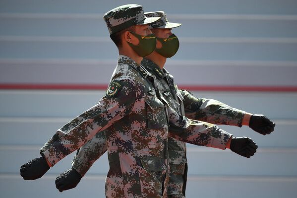 نیرو های مسلح چین در نمایشگاه  بین‌المللی نظامی - تخنیکی «آرمیا-2020» روسیه - اسپوتنیک افغانستان  
