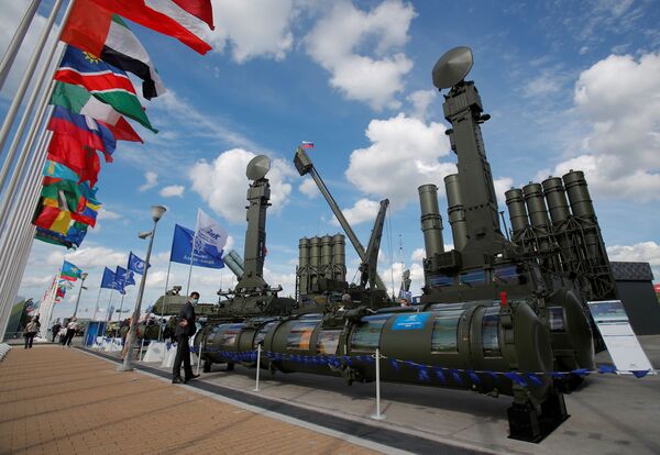 سیستم دفاع موشکی«آنتی -4000» نمایشگاه  بین‌المللی نظامی - تخنیکی «آرمیا-2020» روسیه - اسپوتنیک افغانستان  