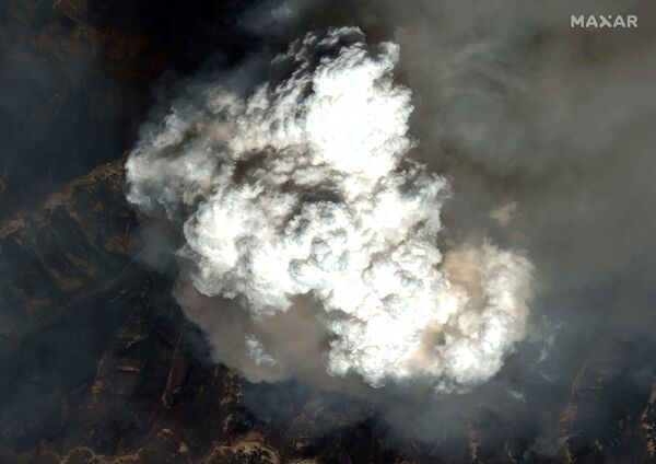 تصویر ماهواره‌ای از آتش سوزی های گسترده در جنگل های ایالت کلرادو امریکا.
 - اسپوتنیک افغانستان  