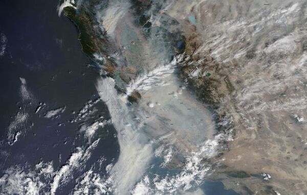 تصویر ماهواره‌ای از آتش سوزی های گسترده کالیفرنیا.
 - اسپوتنیک افغانستان  