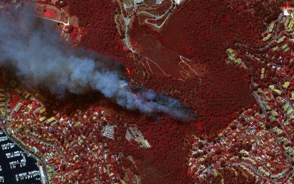 تصویر ماهواره‌ای از آتش سوزی های گسترده فرانسه.
 - اسپوتنیک افغانستان  