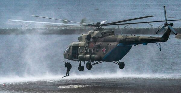  نمایشگاه نظامی آرمیا - 2020 روسیه/ بالگرد نظامی می-35 - اسپوتنیک افغانستان  