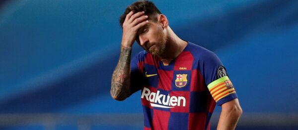 Капитан Барселоны Лионель Месси в четвертьфинальном матче Лиги чемпионов УЕФА против Баварии (14 августа 2020). Лиссабон  Капитан Барселоны Лионель Месси в четвертьфинальном матче Лиги чемпионов УЕФА против Баварии (14 августа 2020). Лиссабон  - اسپوتنیک افغانستان