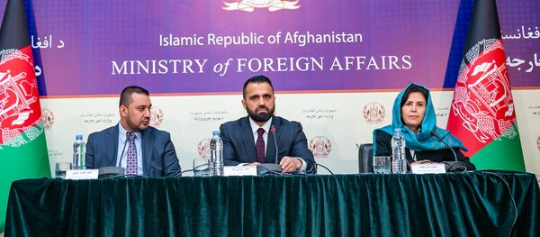 آغاز برنامهٔ توزیع تذکرهٔ الکترونیکی و پاسپورت الکترونیکی برای مهاجران افغانستان مقیم ایران آغاز برنامهٔ توزیع تذکرهٔ الکترونیکی و پاسپورت الکترونیکی برای مهاجران افغانستان مقیم ایران - اسپوتنیک افغانستان