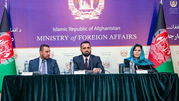 آغاز برنامهٔ توزیع تذکرهٔ الکترونیکی و پاسپورت الکترونیکی برای مهاجران افغانستان مقیم ایران - اسپوتنیک افغانستان  