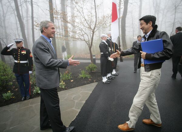  شینزو آبه در پست نخست وزیری جاپان  در دیدار با جورج بوش - اسپوتنیک افغانستان  