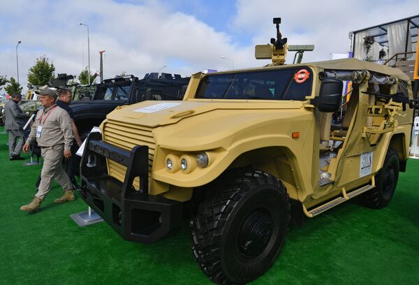 Автомобиль СБМ ВПК-233136 тигр в исполнении Багги на выставке вооружений Международного военно-технического форума (МВТФ) Армия-2020 в военно-патриотическом парке Патриот - اسپوتنیک افغانستان  