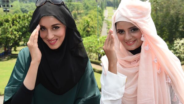 فینالیست های مسابقه زیبایی World Muslimah Awards در اندونزی
 - اسپوتنیک افغانستان  