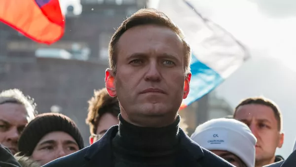 Блогер Алексей Навальный на посвященном убийству Бориса Немцова митинге против поправок в Конституцию