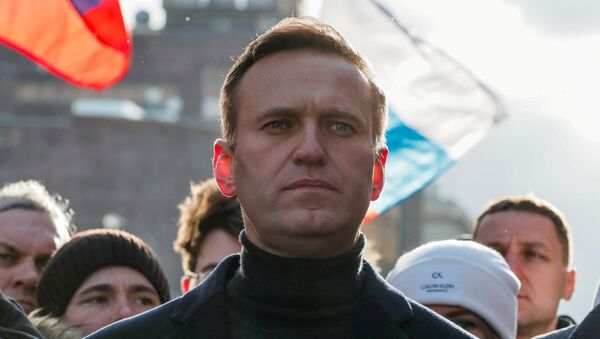 Блогер Алексей Навальный на посвященном убийству Бориса Немцова митинге против поправок в Конституцию - اسپوتنیک افغانستان  
