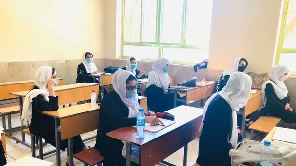 پژوهش: نزدیک به۵۰ درصد دانش آموزان مکتب های هرات به کرونا دچار اند - اسپوتنیک افغانستان  