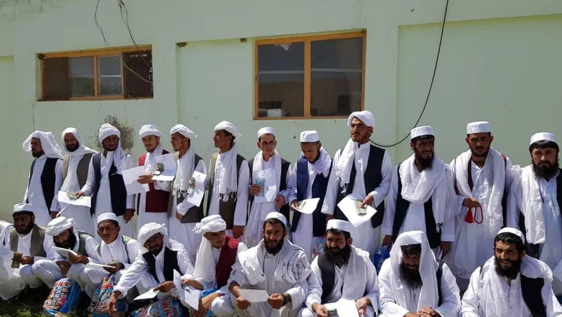 آزادی 53 نیروی دولتی از سوی طالبان 