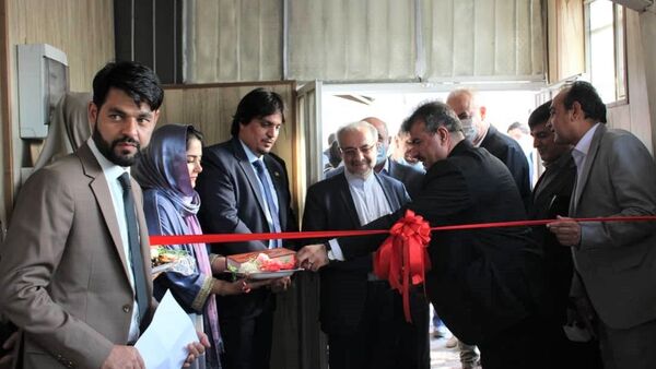 آغاز توزیع شناسنامه الکترونیک برای مهاجران افغان در ایران - اسپوتنیک افغانستان  