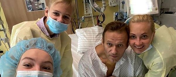 مرکل مخفیانه به دیدار ناوالنی در کلینیک آلمان رفت - اسپوتنیک افغانستان  