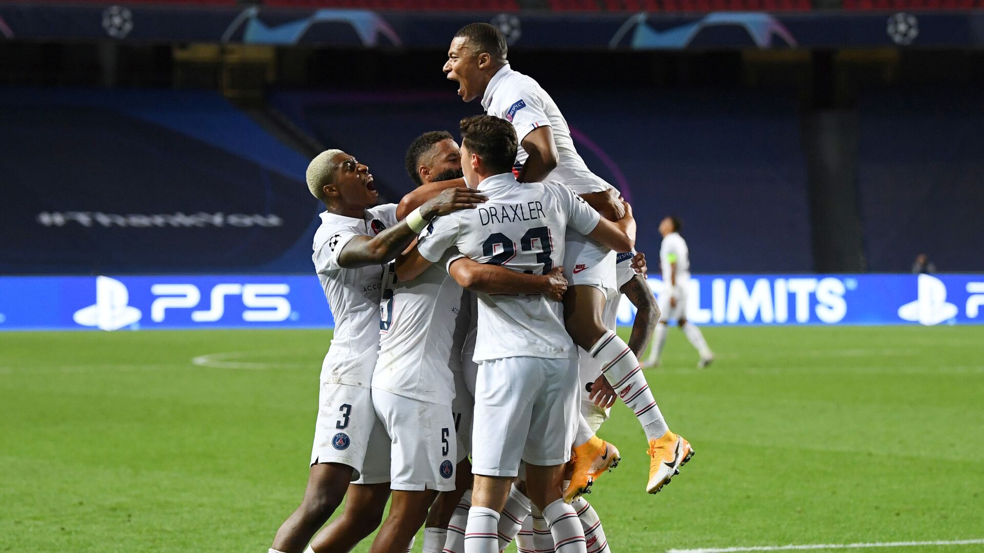 UEFA Şampiyonlar Ligi çeyrek finalinde Atalanta'yı üç dakikada bulduğu gollerle 2-1 yenen Paris Saint-Germain, tur atladı. - اسپوتنیک افغانستان  , 1920, 20.12.2021