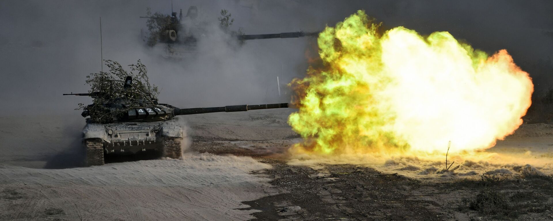 Танки Т-72 во время командно-штабных учений Кавказ-2020 на полигоне Раевский в Новороссийске - اسپوتنیک افغانستان  , 1920, 10.08.2023