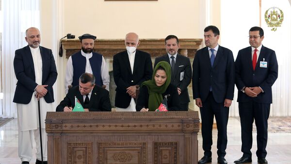 امضای چهار سند همکاری اقتصادی میان افغانستان و ترکمنستان  - اسپوتنیک افغانستان  