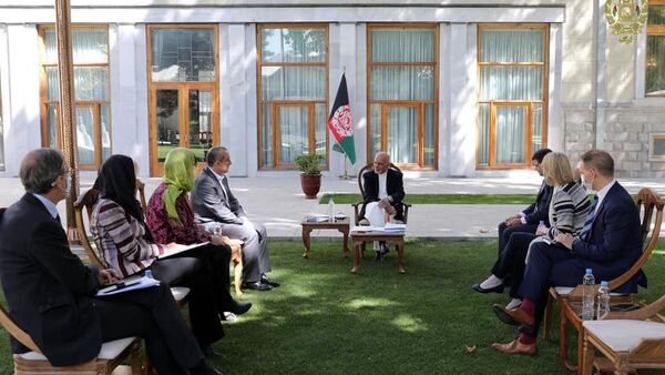دیدار اشرف غنی با نماینده و سفیران ویژه ملل متحد و سفیران اتحادیه اروپا و بریتانیا - اسپوتنیک افغانستان  