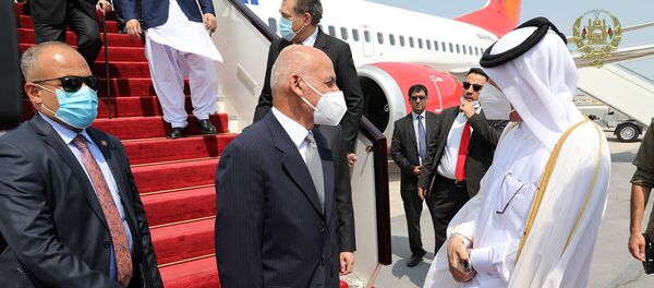  غنی در سفرش به دوحه با خلیلزاد و اسکات میلر گفتگو می کند - اسپوتنیک افغانستان  