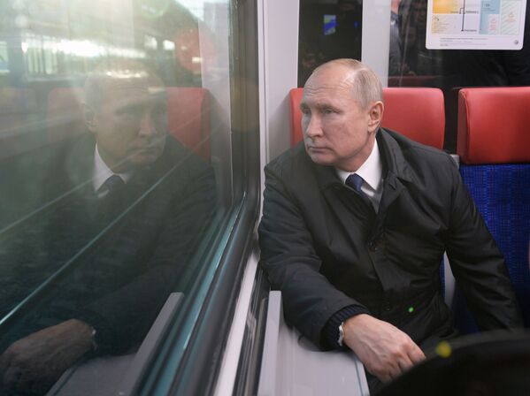 رئیس‌جمهور روسیه در قطار در ایستگاه راه آهن بلاروس
 - اسپوتنیک افغانستان  