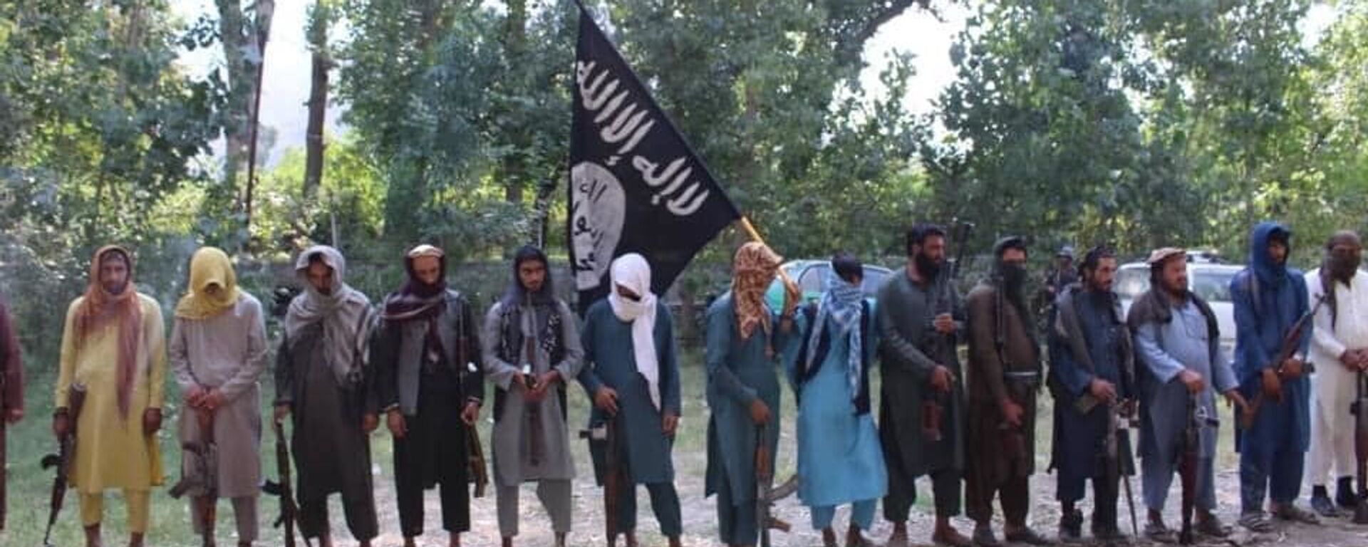 تسلیم شدن ۴۰ جنگجوی گروه طالبان و داعش به دولت افغانستان در کنر - اسپوتنیک افغانستان  , 1920, 17.07.2022
