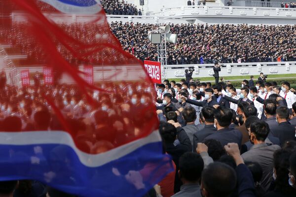 تظاهرات هزاران نفر با ماسک در کوریای شمالی - اسپوتنیک افغانستان  