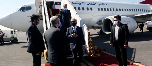 مواصلت هیئت عالی‌رتبه‌ی افغانستان به رهبری عبدالله عبدالله به تهران - اسپوتنیک افغانستان  