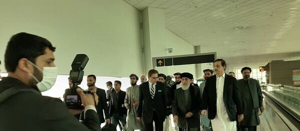 حکمتیار با پیام صلح به پاکستان رفت  حکمتیار با پیام صلح به پاکستان رفت - اسپوتنیک افغانستان