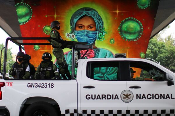 گرافیتی کادر درمان در مکزیک - اسپوتنیک افغانستان  