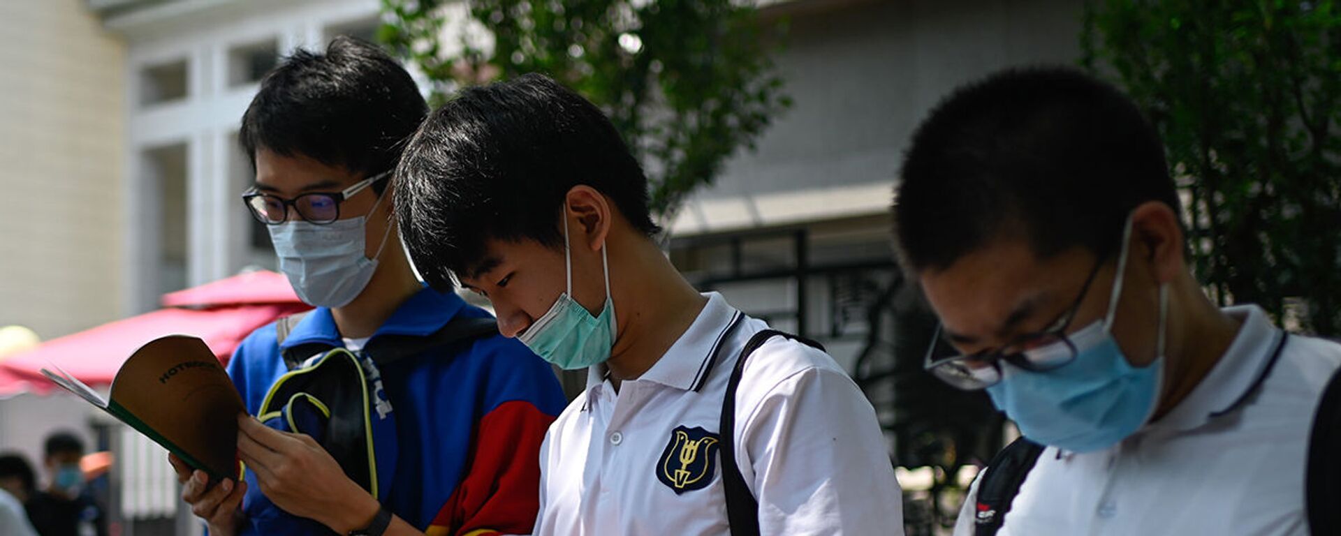 Школьники в медицинских масках в Китае - اسپوتنیک افغانستان  , 1920, 25.11.2022