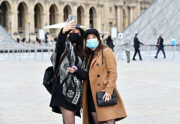 قرنطینه سخت در فرانسه/ماسک اجباری
 - اسپوتنیک افغانستان  