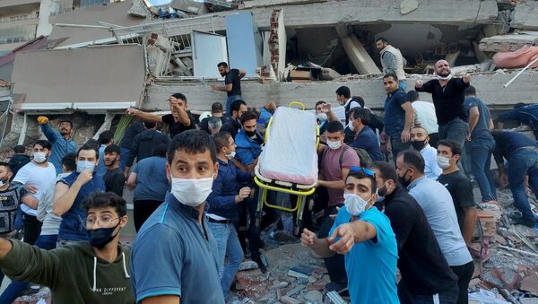 بیرون آوردن 100 نفر از زیر آوار در ترکیه  - اسپوتنیک افغانستان  