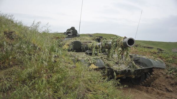 Замаскированный танк армии обороны Нагорного Карабаха - اسپوتنیک افغانستان  
